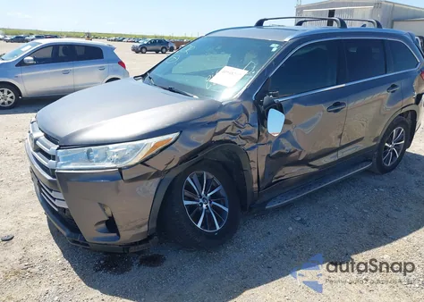 2017 Toyota Highlander Xle z USA, uszkodzony, nr VIN 5TDKZRFH1HS511984